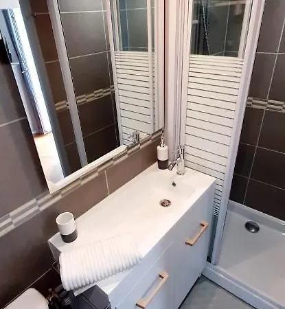 3 Etoiles Le 102, Aix Les Bains Centre Thermes Palace Le Beau Site Апартаменты *